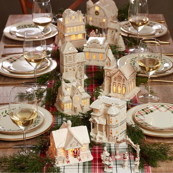 Lenox Mistletoe Park Diner Figurine - Brand New In Box: FROM THE VAULT! - Picture 6 of 7